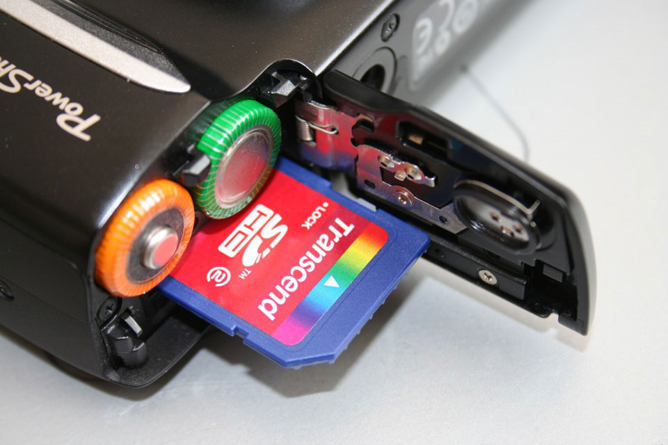 «Battery depleted»: Podłączcie kartę pamięci